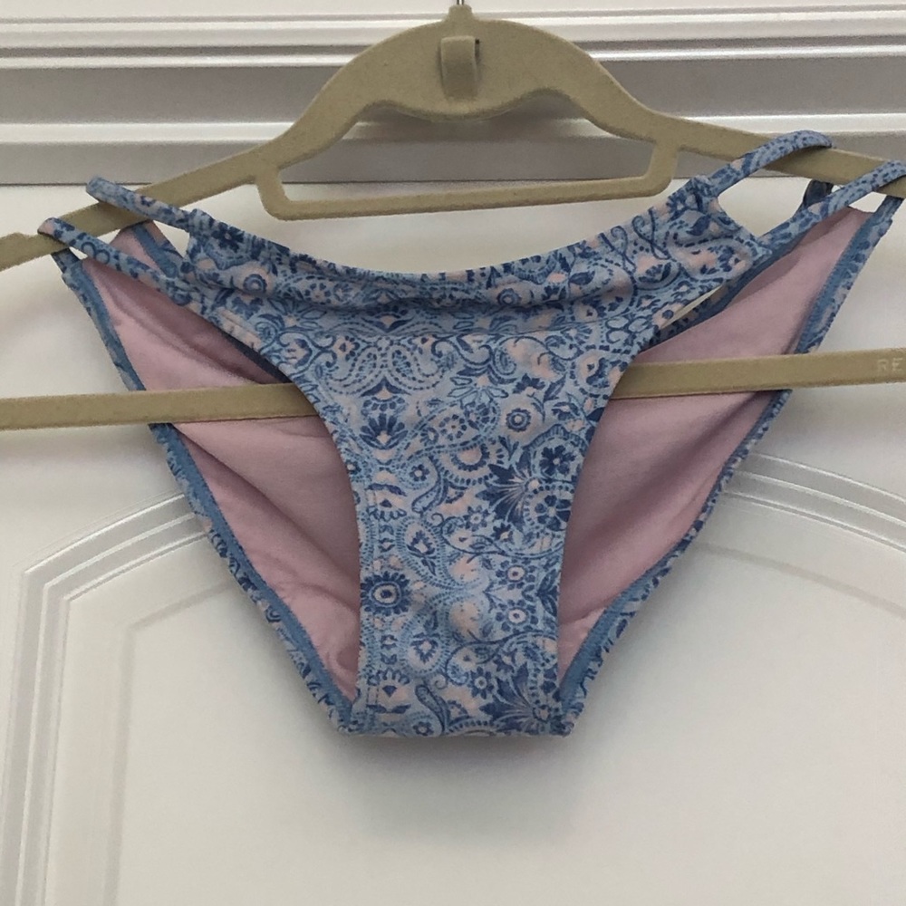Paisley print bikini bottom